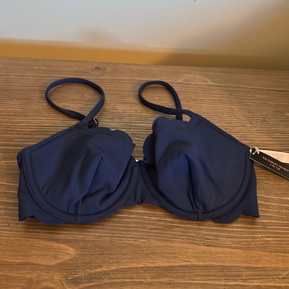 Victoria's Secret Other - NWT Victoria’s Secret Unlined Swim Top Size 32D